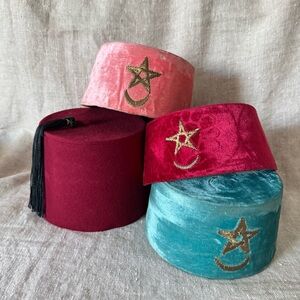 vintage 1950s Shriners Fez hats lot of 4